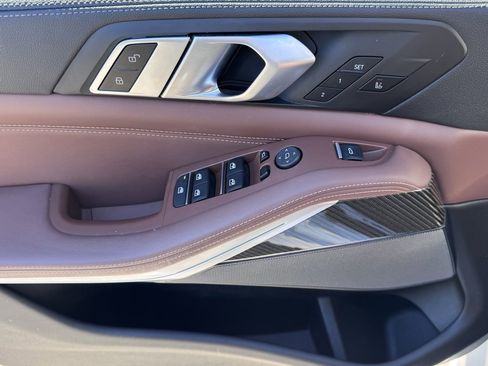 Used 2022 BMW X5 M50i w/ Executive Package image 9