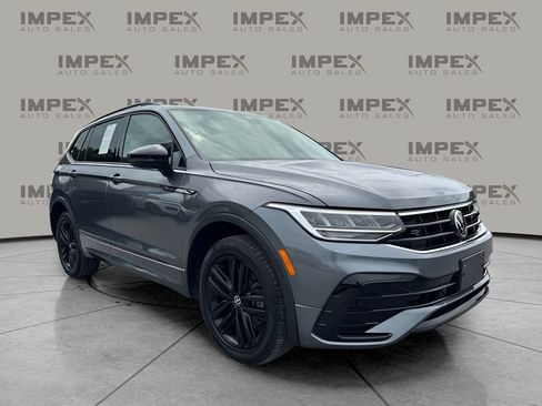 Used 2022 Volkswagen Tiguan SE R-Line AWD/4WD image 7