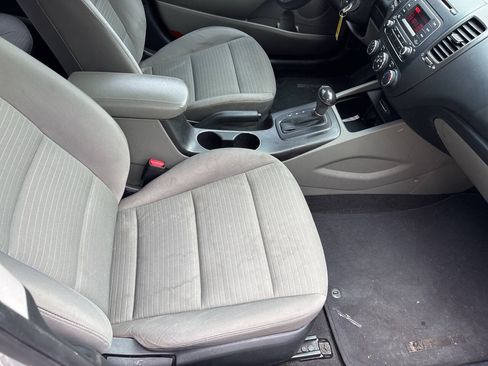 Used 2014 Kia Forte LX w/ Popular Package FWD image 9