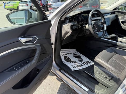 Used 2021 Audi e-tron Premium w/ Convenience Plus Package AWD/4WD image 21