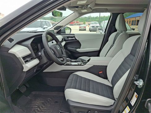 New 2025 Mitsubishi Outlander SE image 6