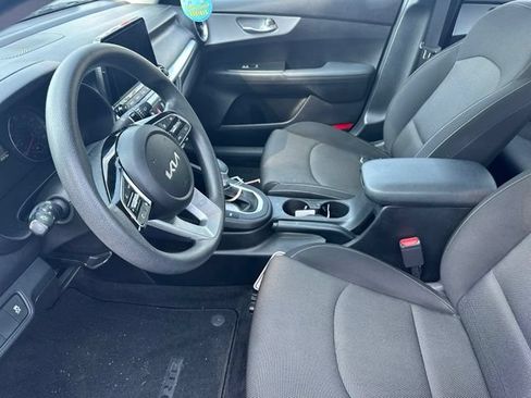 Used 2023 Kia Forte LXS w/ LXS Technology Package FWD image 12