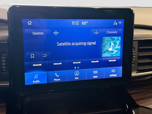 Used 2023 Ford Explorer Limited AWD/4WD image 21