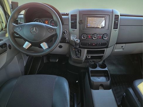 Used 2018 Mercedes-Benz Sprinter 2500 image 11