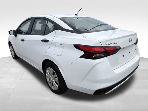 Used 2025 Nissan Versa S FWD image 18