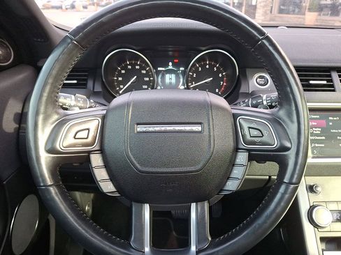 Used 2019 Land Rover Range Rover Evoque SE Premium image 20