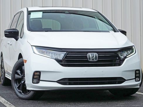 Used 2023 Honda Odyssey Sport image 4
