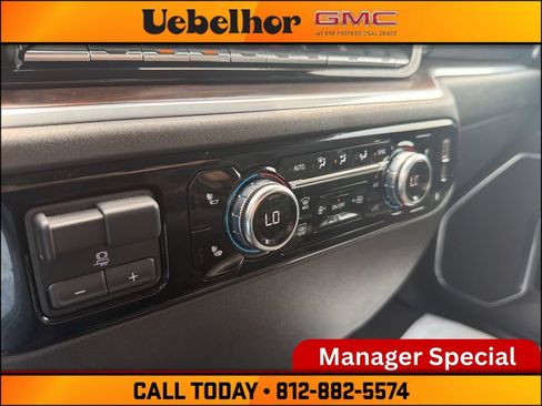 Used 2025 GMC Sierra 1500 SLT AWD/4WD image 28