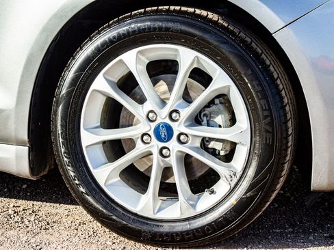 Used 2020 Ford Fusion SE image 10