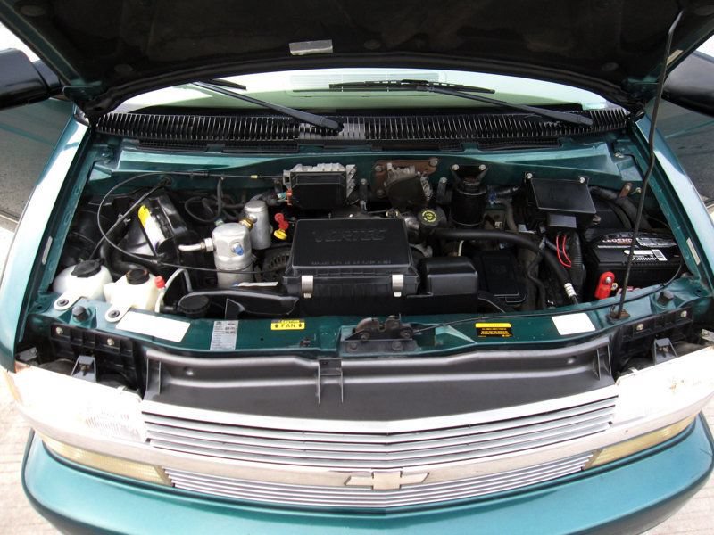 Used 1998 Chevrolet Astro AWD Passenger image 37
