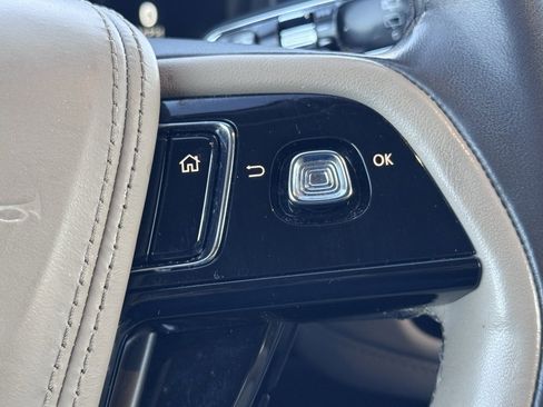 Used 2023 Lincoln Aviator Reserve w/ Equipment Group 201A image 9