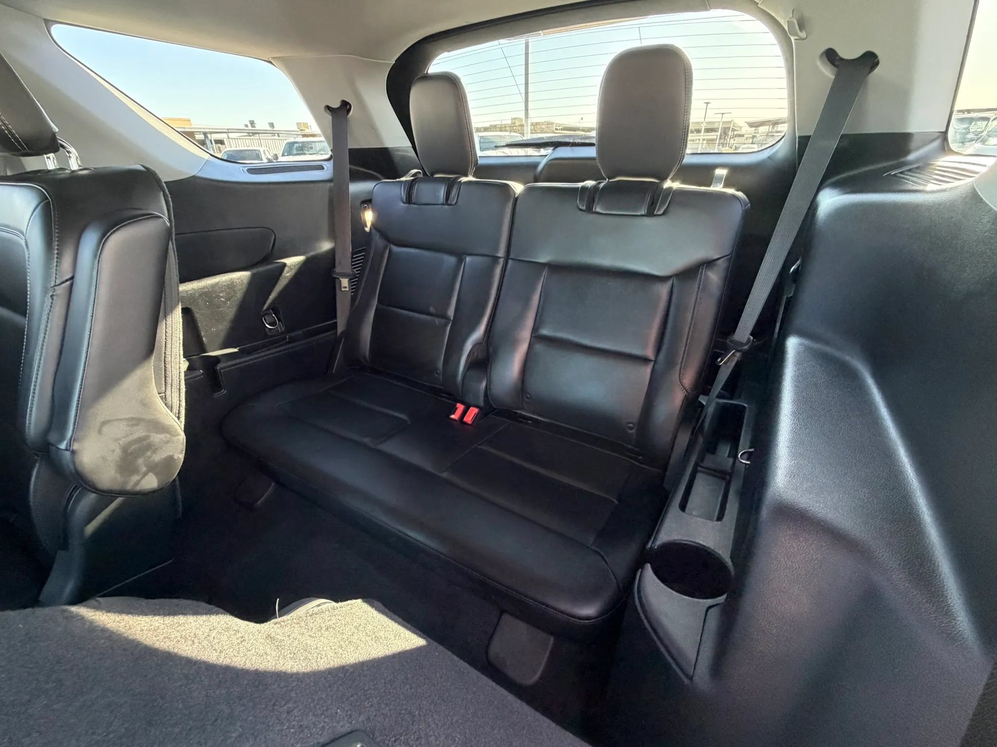 Used 2021 Ford Explorer XLT w/ Equipment Group 202A AWD/4WD image 18