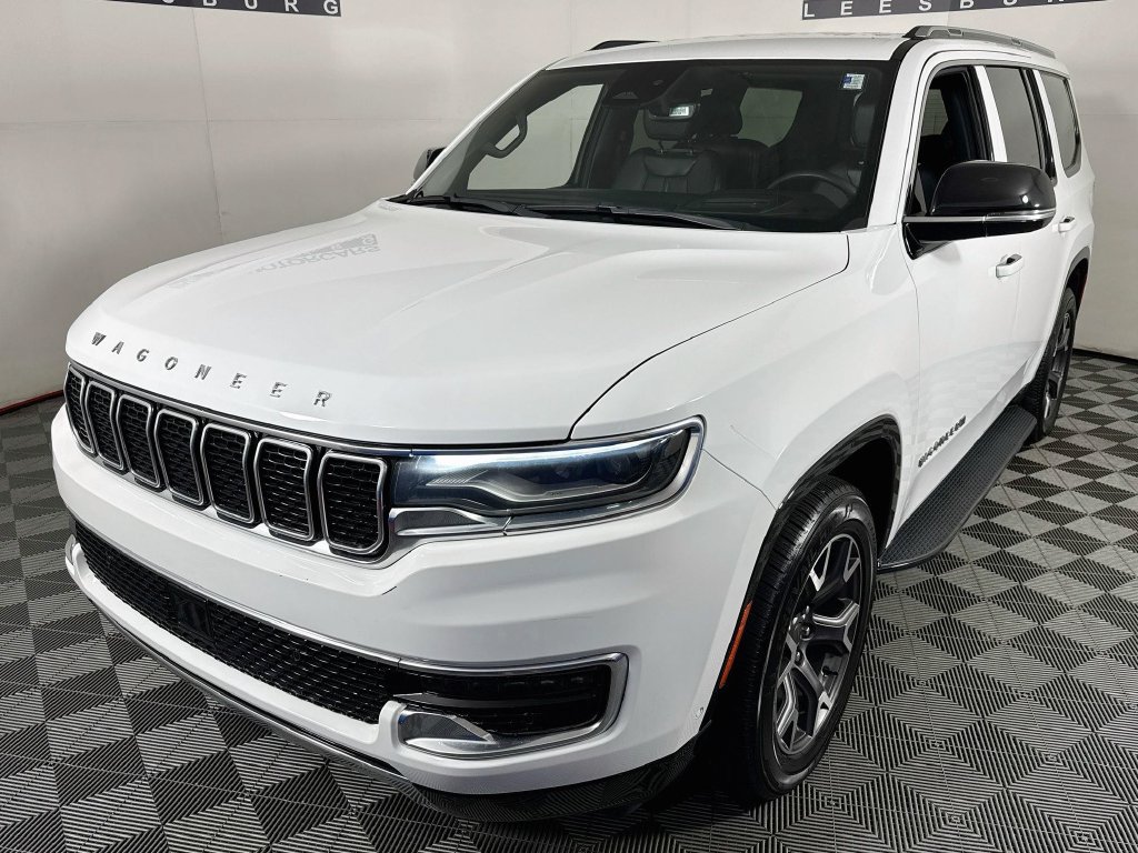 Used 2024 Jeep Wagoneer Series III AWD/4WD image 3