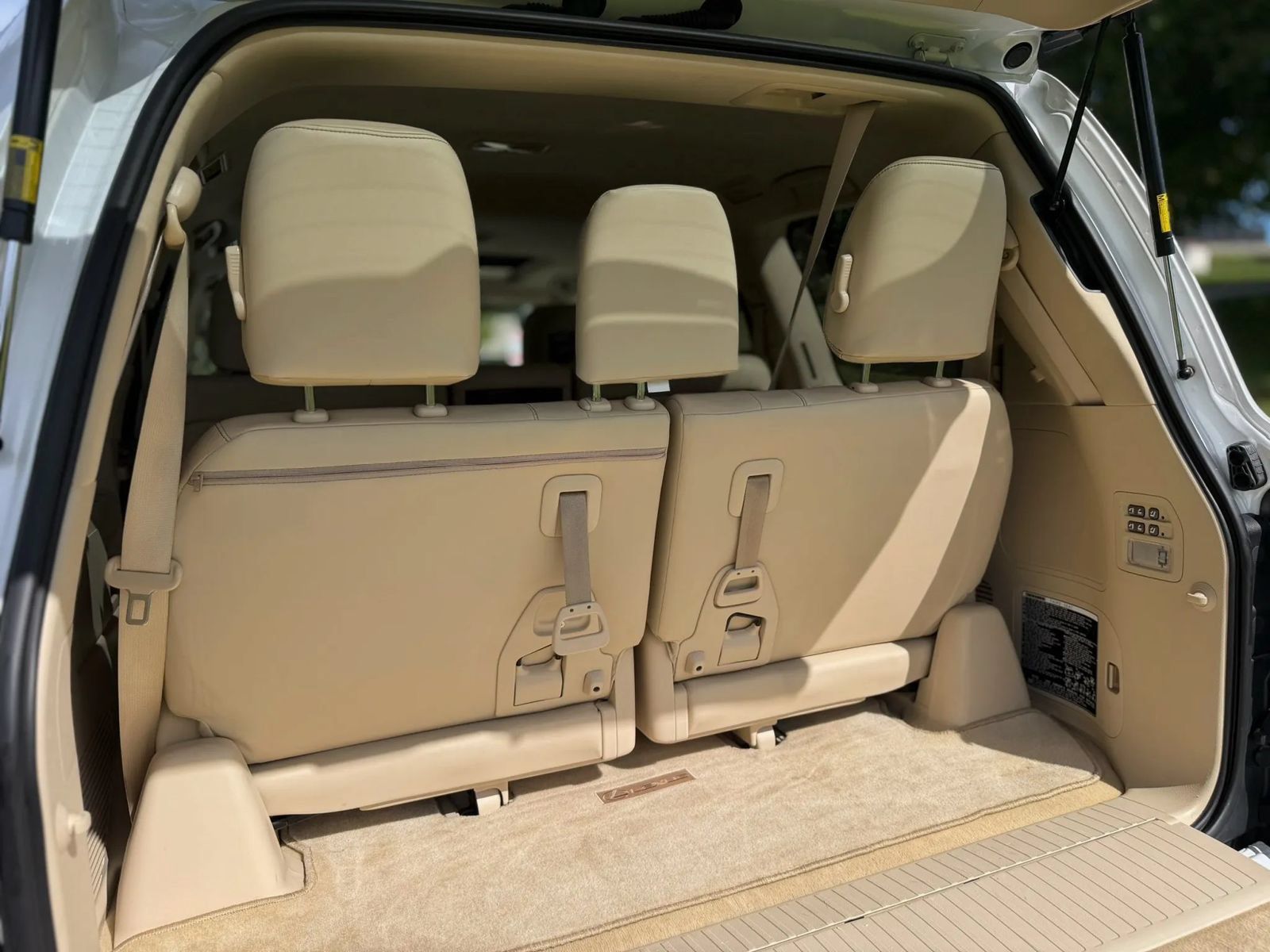 Used 2013 Lexus LX 570 4WD w/ Luxury Pkg image 52