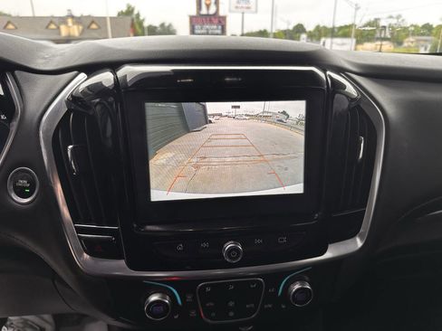 Used 2018 Chevrolet Traverse LT AWD/4WD image 12