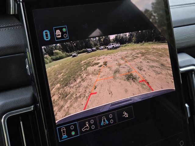 Used 2025 GMC Yukon Denali AWD/4WD image 28