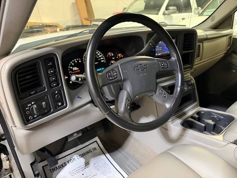 Used 2006 Chevrolet Silverado 2500 LT w/ Onstar Plus Package AWD/4WD image 61
