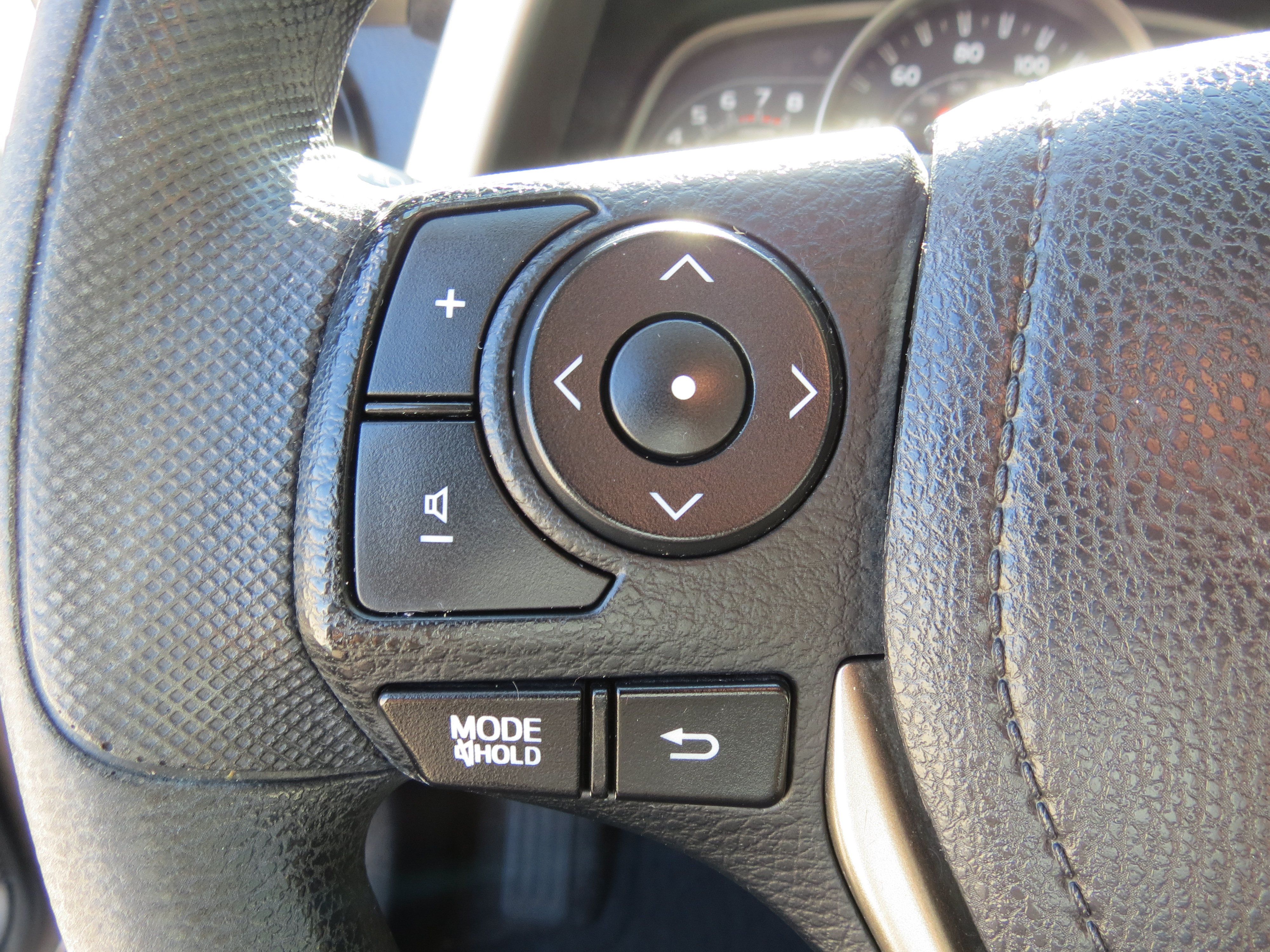 Used 2015 Toyota RAV4 LE FWD image 13