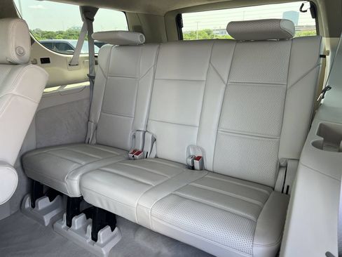 Used 2024 Cadillac Escalade ESV Sport Platinum AWD/4WD image 27