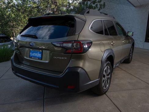 Certified 2025 Subaru Outback Premium AWD/4WD image 6