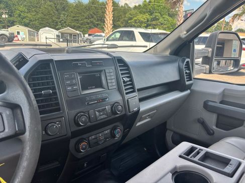 Used 2016 Ford F150 XL w/ Heavy-Duty Payload Package RWD image 32