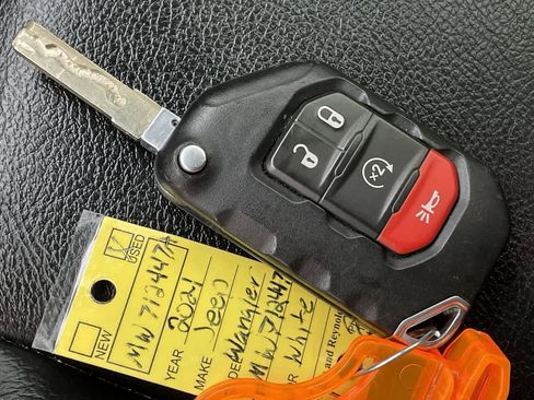 Used 2021 Jeep Wrangler Unlimited Rubicon w/ Trailer Tow Package image 32