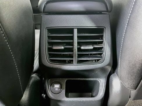 Used 2023 Kia Seltos S FWD image 32