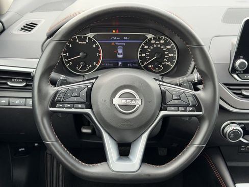 Used 2025 Nissan Altima 2.5 SR FWD image 15