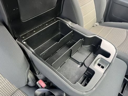 Used 2011 RAM 1500 ST w/ ST Popular Equipment Group AWD/4WD image 50