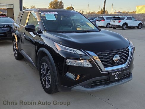 Used 2023 Nissan Rogue SV image 1