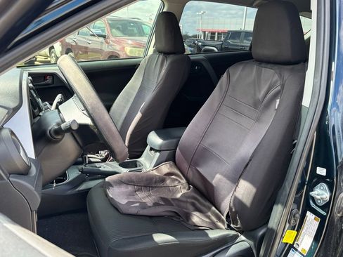 Used 2017 Toyota RAV4 LE image 7