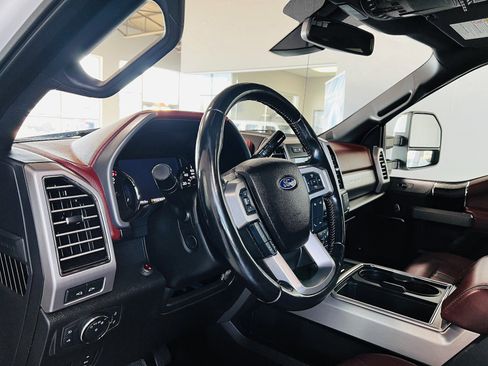 Used 2019 Ford F250 Platinum w/ Platinum Ultimate Package image 11