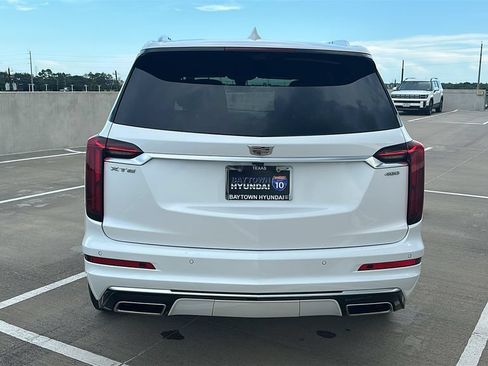 Used 2024 Cadillac XT6 Premium Luxury w/ Technology Package FWD image 12