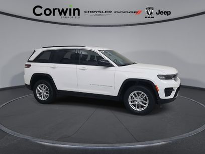 New 2026 Jeep Grand Cherokee Laredo w/ Trailer Tow Package