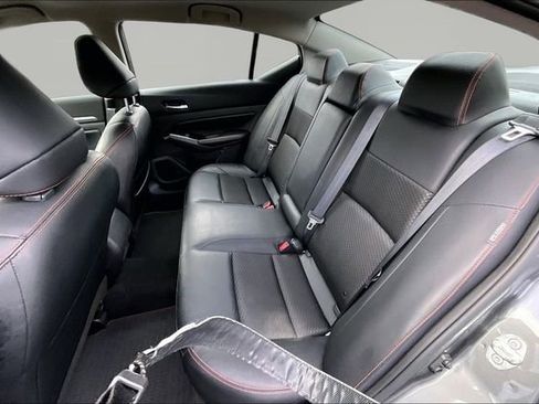 Used 2024 Nissan Altima 2.5 SR image 16