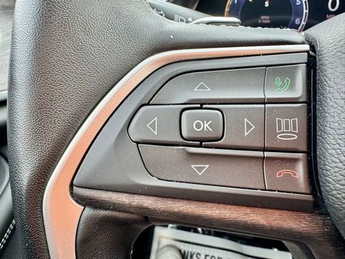 Used 2022 Jeep Grand Cherokee Limited image 20