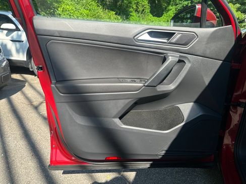 Used 2019 Volkswagen Tiguan SE AWD/4WD image 10