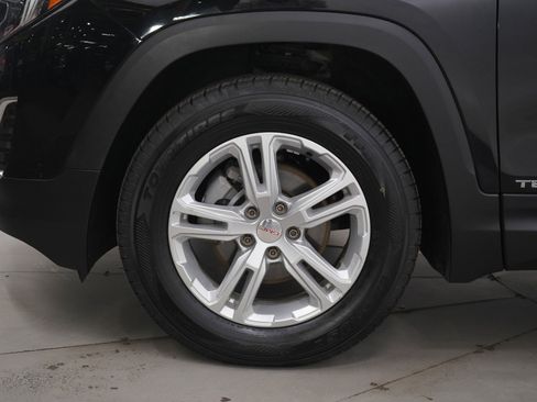 Used 2021 GMC Terrain SLE w/ Driver Convenience Package image 28