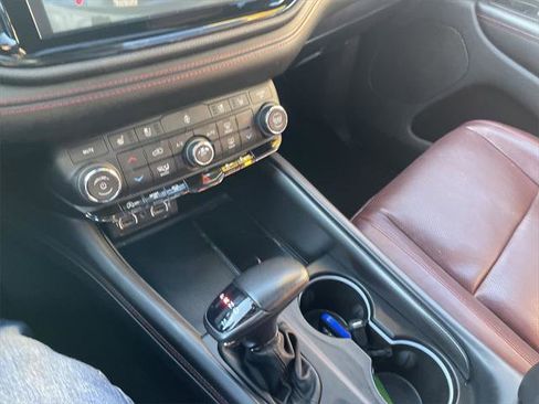 Certified 2024 Dodge Durango GT image 21