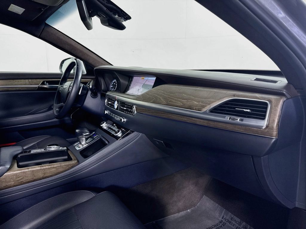Used 2020 Genesis G90 3.3T Premium RWD image 38
