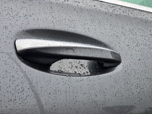 Used 2025 Mercedes-Benz GLE 450e 4MATIC image 29