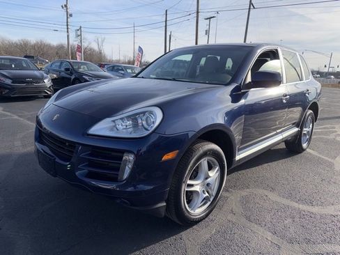 Used 2010 Porsche Cayenne Base image 3