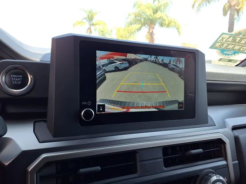Used 2025 Toyota 4Runner SR5 AWD/4WD image 13