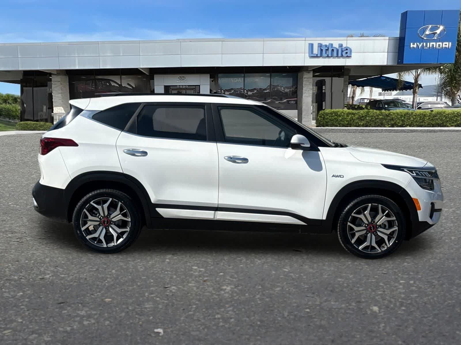 Used 2022 Kia Seltos SX w/ Sunroof Package AWD/4WD image 9