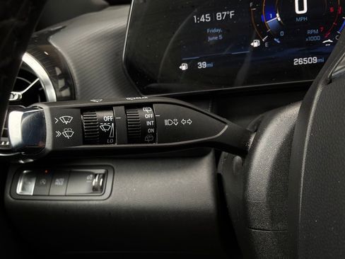 Used 2025 Chevrolet Equinox LT FWD image 34