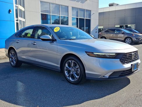 Used 2024 Honda Accord EX image 3