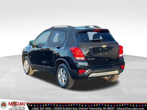 Certified 2022 Chevrolet Trax LT w/ LT Convenience Package image 4