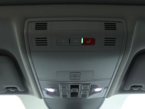 Used 2023 Volkswagen Taos SEL image 24