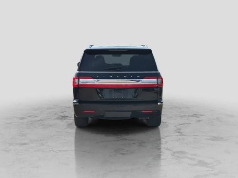 Used 2018 Lincoln Navigator Reserve AWD/4WD image 7