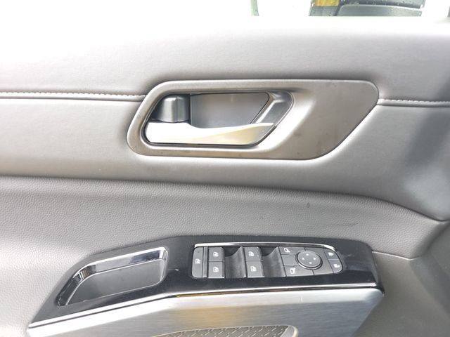 New 2026 Nissan Pathfinder SL FWD image 32